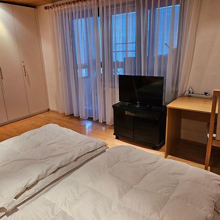 Wohnung Fuer 4 Personen, 2 Schlafzimmer, 2 Parkplaetze, Wlan كونستانز المظهر الخارجي الصورة