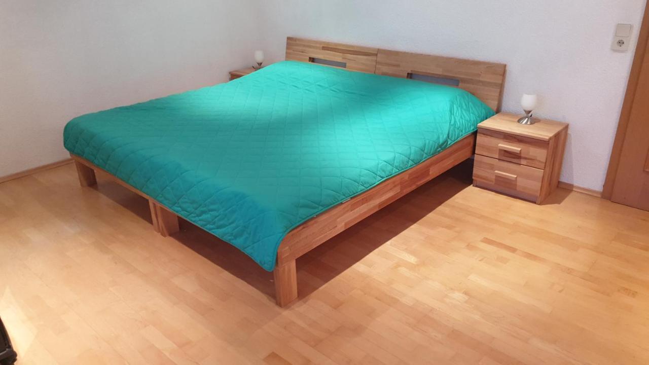 Wohnung Fuer 4 Personen, 2 Schlafzimmer, 2 Parkplaetze, Wlan كونستانز المظهر الخارجي الصورة